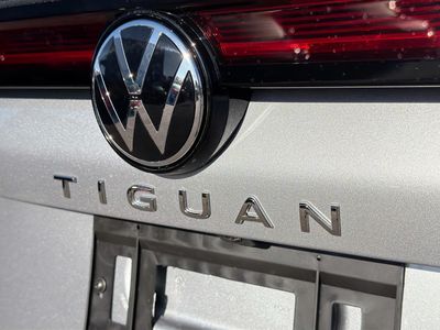 2026 Volkswagen Tiguan — photo 11 view