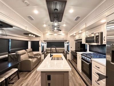 2024 Jayco North Point — photo 19 view