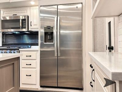 2024 Jayco North Point — photo 30 view