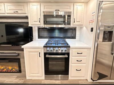 2024 Jayco North Point — photo 25 view