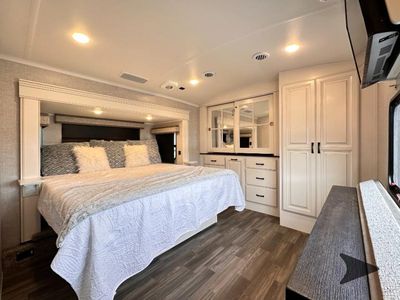 2024 Jayco North Point — photo 46 view