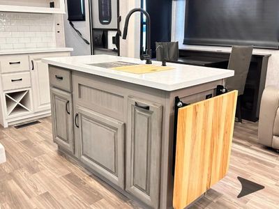 2024 Jayco North Point — photo 32 view