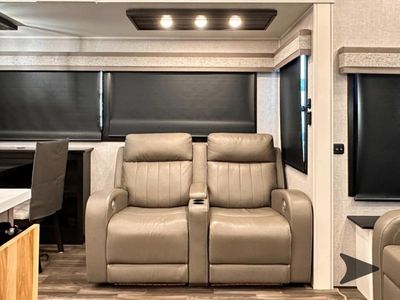2024 Jayco North Point — photo 40 view