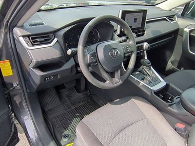 2024 Toyota RAV4 — photo 9 view