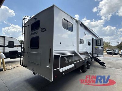 2025 Jayco Eagle HT — rear three-quarter view