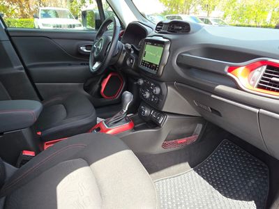 2021 Jeep Renegade - Photo 9