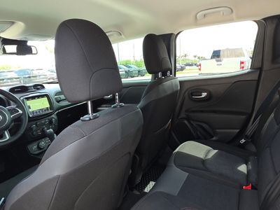 2021 Jeep Renegade - Photo 19