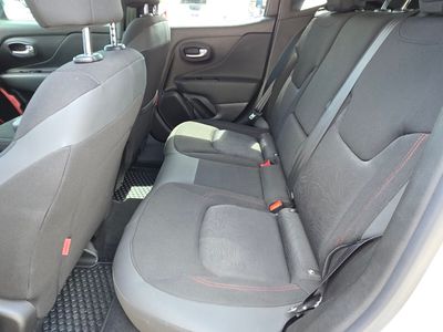 2021 Jeep Renegade - Photo 18