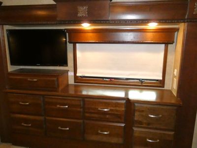 2015 DRV Luxury Suites Mobile Suites — photo 12 view