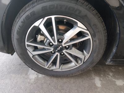 2023 Kia Forte - Photo 10