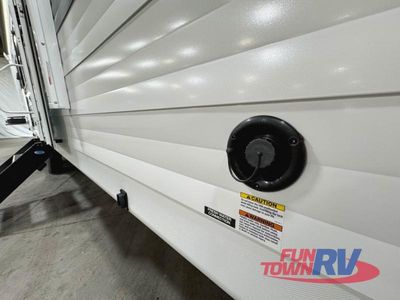 2025 Forest River RV Salem — photo 13 view