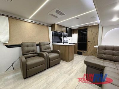 2025 Forest River RV Salem — photo 23 view