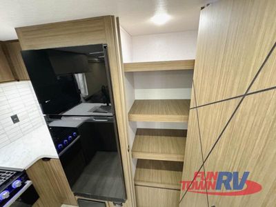 2025 Forest River RV Salem — photo 28 view