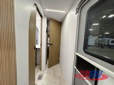 2025 Forest River RV Salem — photo 36 view