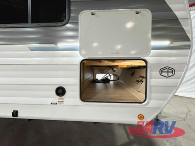 2025 Forest River RV Salem — photo 11 view