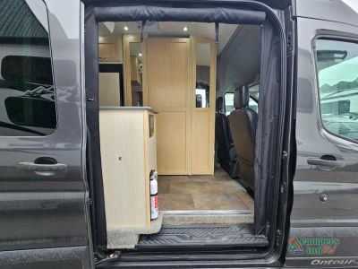 2020 Pleasure-Way Ontour — photo 7 view