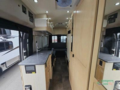 2020 Pleasure-Way Ontour — photo 9 view