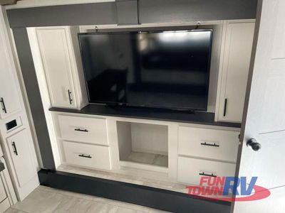 2026 Prime Time RV Sanibel — photo 44 view