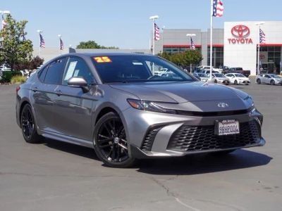 2025 Toyota Camry - Photo 1