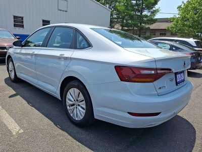 2019 Volkswagen Jetta — interior view