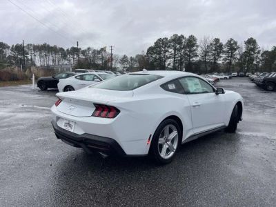 2026 Ford Mustang - Photo 3
