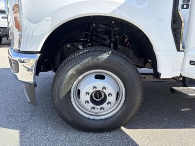 2026 Ford F-350SD — photo 34 view