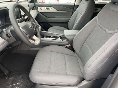 2026 Ford Explorer — photo 12 view