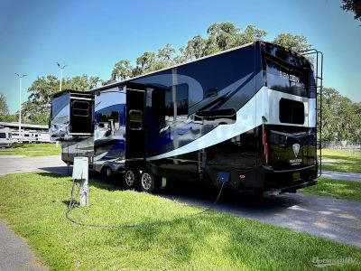 2021 Vanleigh Beacon — rear three-quarter view