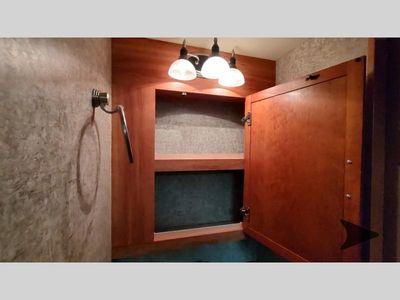 2009 Coachmen RV PATHFINDER — photo 79 view