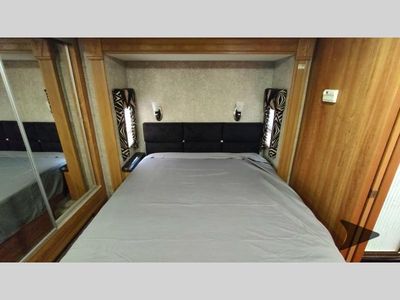 2009 Coachmen RV PATHFINDER — photo 104 view