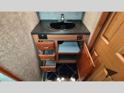 2009 Coachmen RV PATHFINDER — photo 81 view