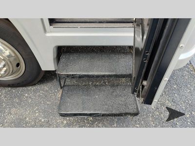 2009 Coachmen RV PATHFINDER — photo 9 view