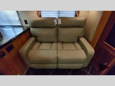 2009 Coachmen RV PATHFINDER — photo 66 view