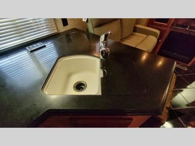 2009 Coachmen RV PATHFINDER — photo 56 view