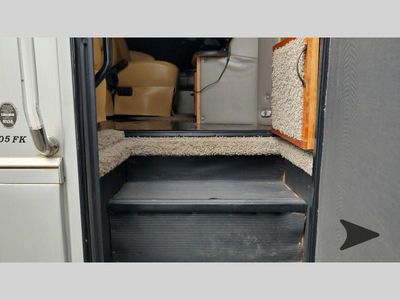 2009 Coachmen RV PATHFINDER — photo 38 view
