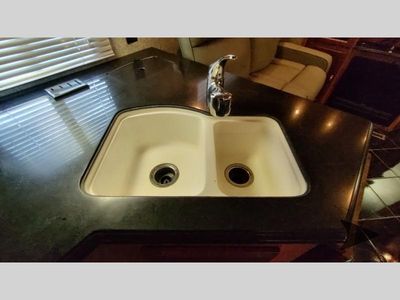 2009 Coachmen RV PATHFINDER — photo 57 view