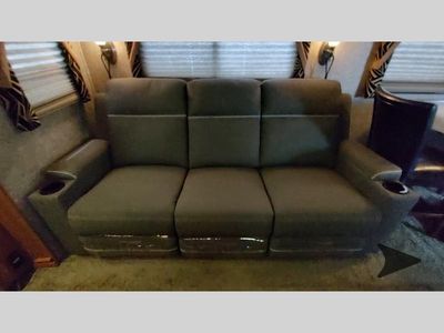 2009 Coachmen RV PATHFINDER — photo 111 view