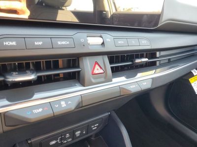 2025 Kia K4 — photo 17 view