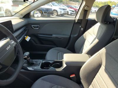 2025 Kia K4 — photo 9 view