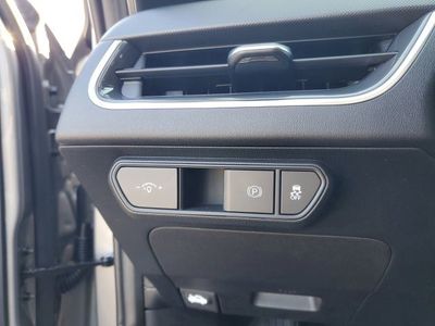 2025 Kia K4 — photo 11 view