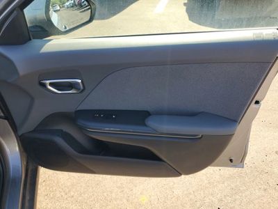 2025 Kia K4 — photo 32 view