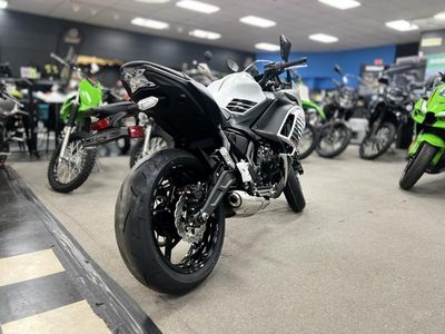 2026 Kawasaki Ninja 650 - Photo 5