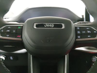 2025 Jeep Compass — photo 12 view