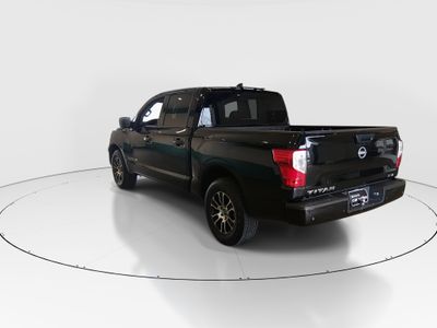 2023 Nissan Titan - Photo 5