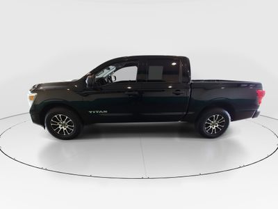 2023 Nissan Titan - Photo 4