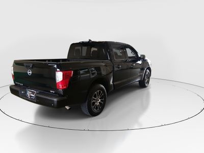 2023 Nissan Titan - Photo 7