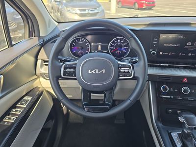 2024 Kia Carnival — photo 10 view