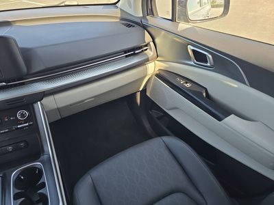 2024 Kia Carnival — photo 12 view