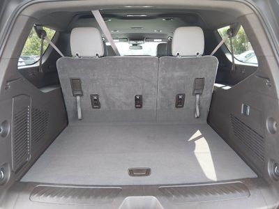 2024 Chevrolet Suburban — photo 11 view