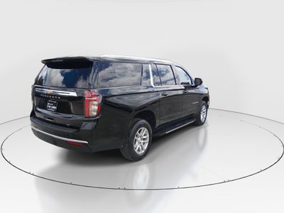 2024 Chevrolet Suburban — photo 7 view